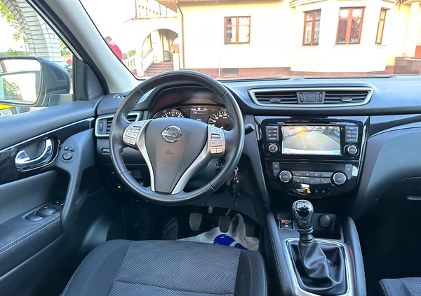 Nissan Qashqai cena 54300 przebieg: 84122, rok produkcji 2017 z Ostrołęka małe 172